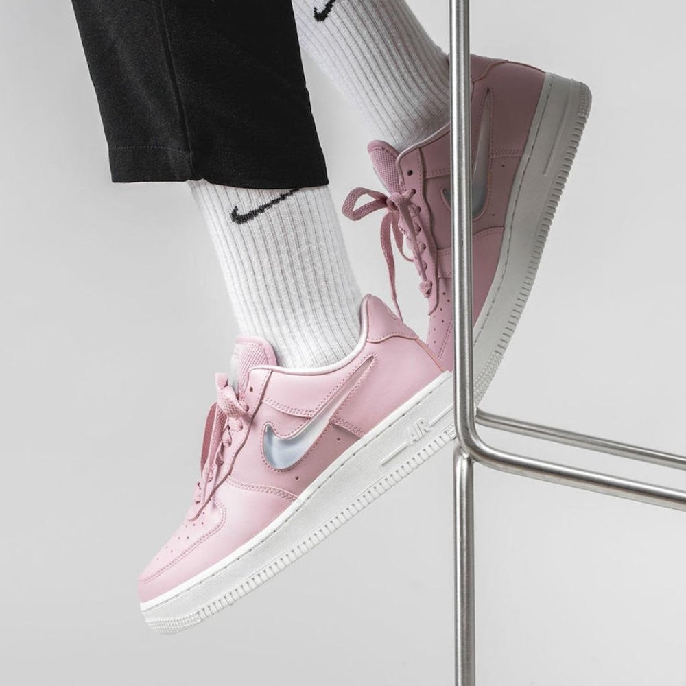 Nike Air Force 1 Premium SE - Picture 2 of 13